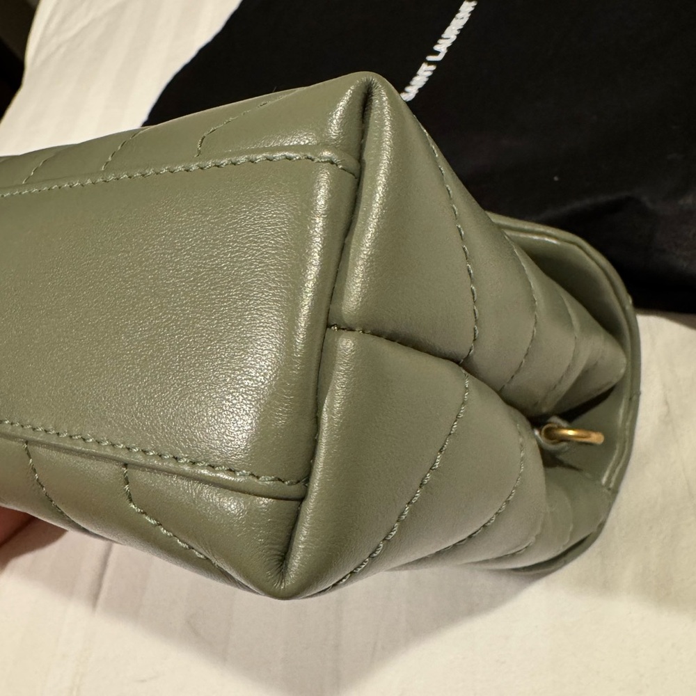 Yves Saint Laurent Green Quilted Leather Bag - Picture 7 of 10